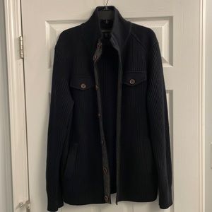 Banana Republic Button down cardigan with 2 front chest pockets & hand pockets.